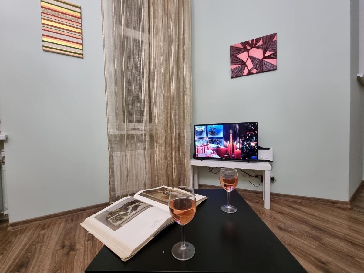 Art Deco One-Bedroom Suite In Library House With Free 5G Wifi Riga Exterior foto